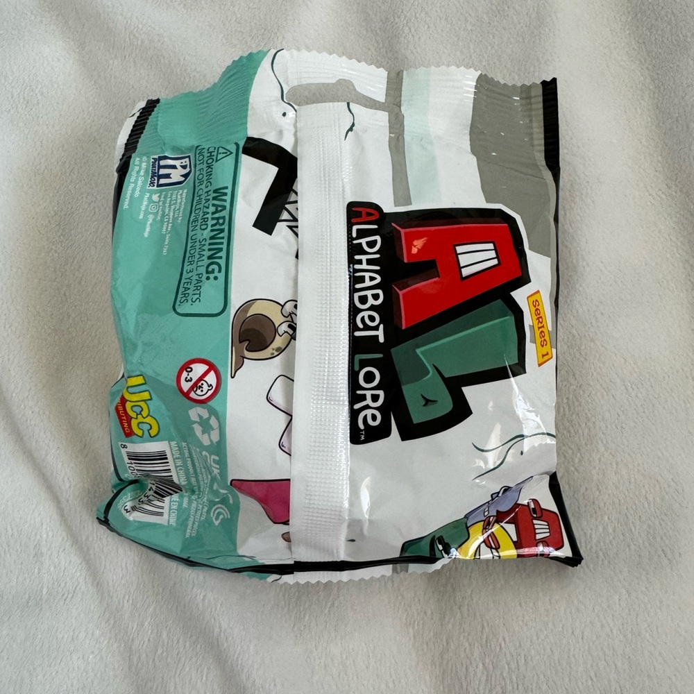Alphabet Lore Collector Clip blind bag - Letter G - Picture 3 of 5